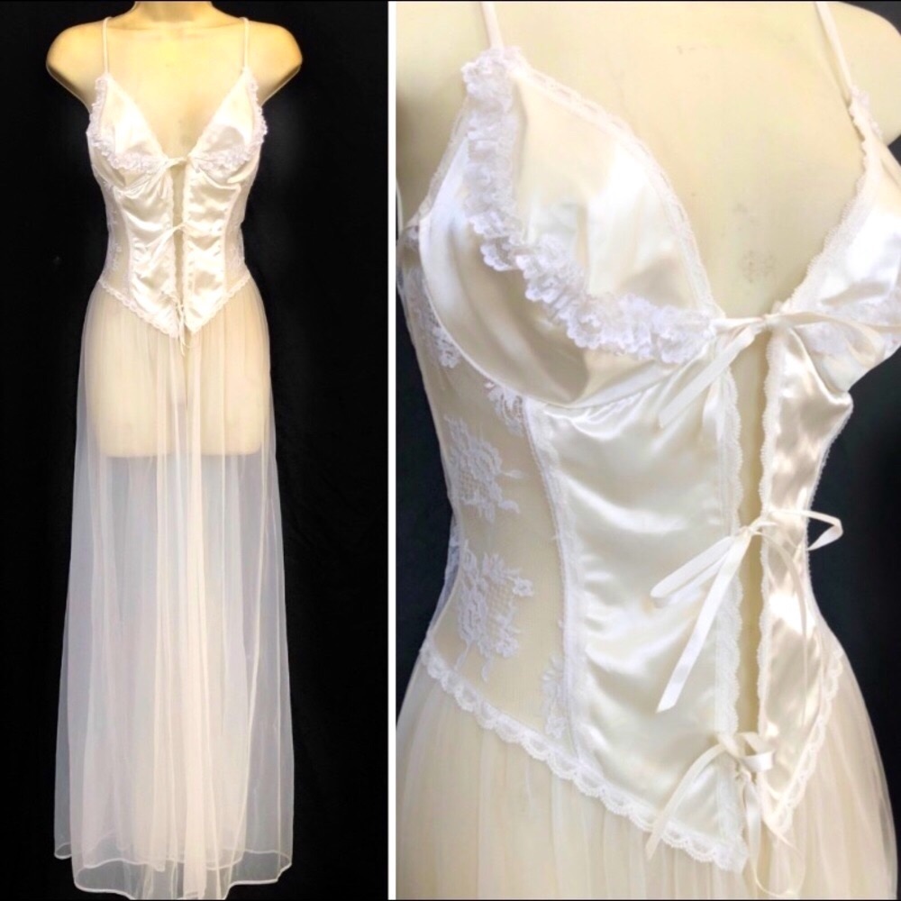 Vintage Fredericks Of Hollywood White Corset Bridal Boudior Duster